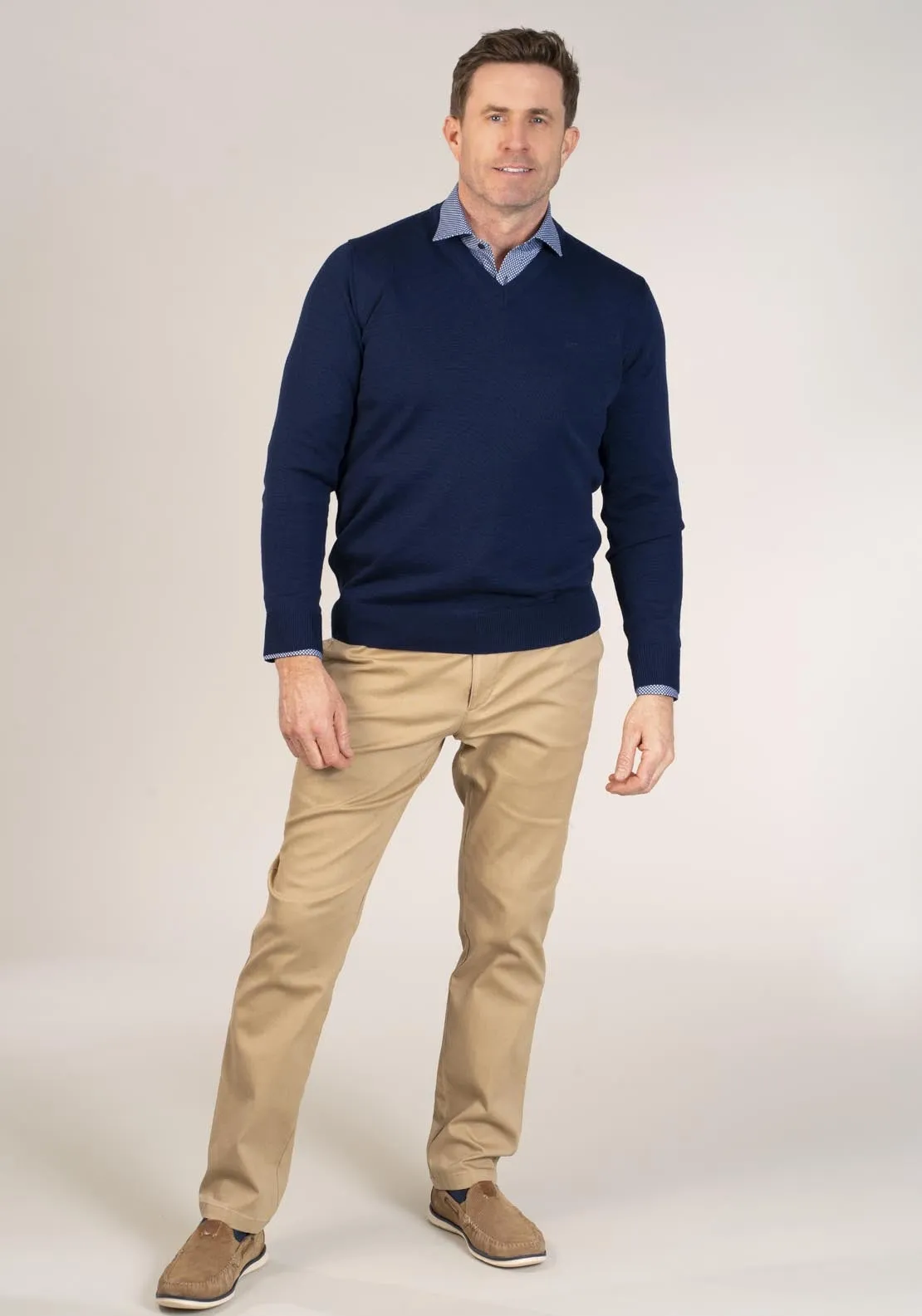 50/50 Fine Merino Wool & Acrylic V-Neck Knit - Navy