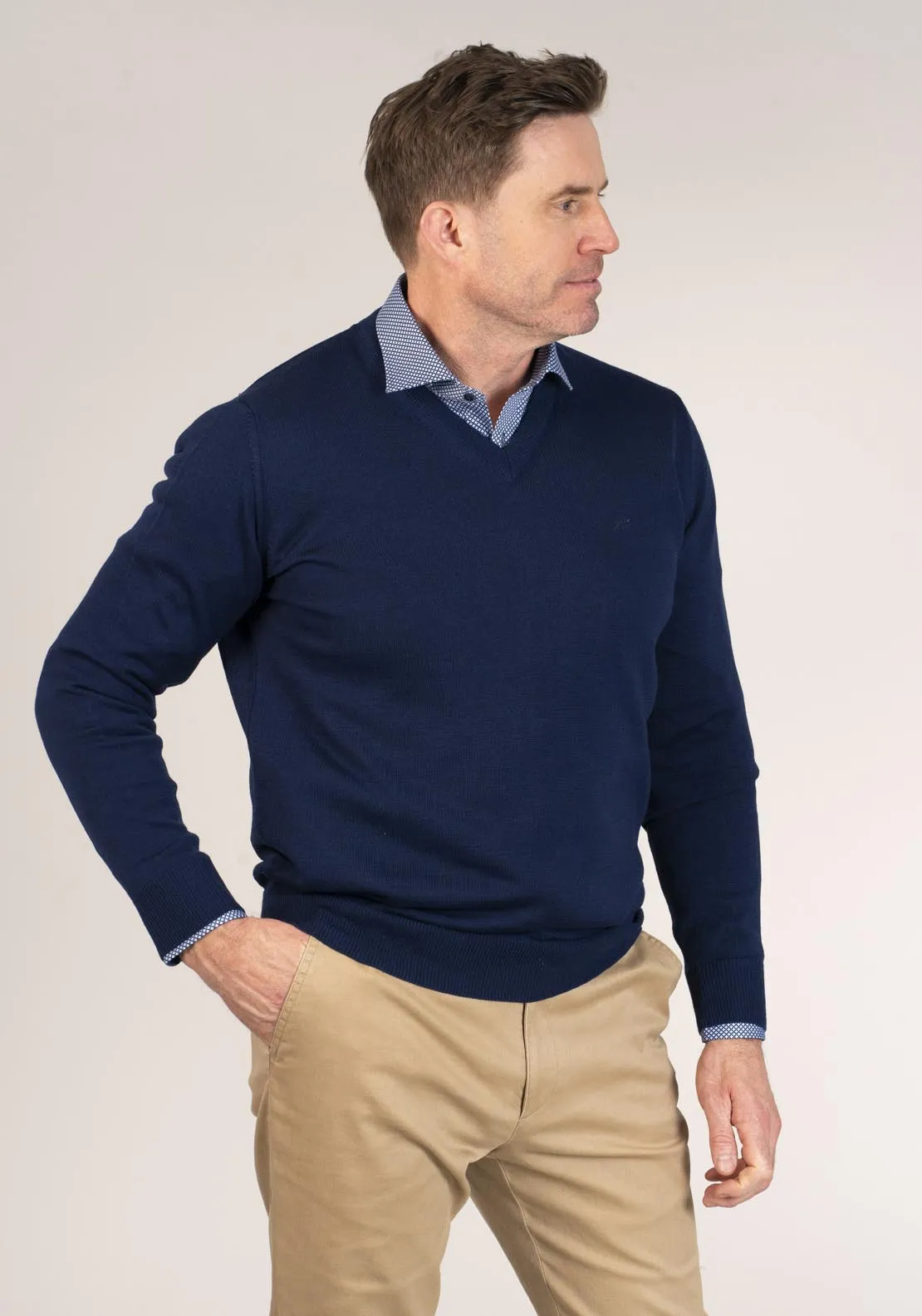 50/50 Fine Merino Wool & Acrylic V-Neck Knit - Navy