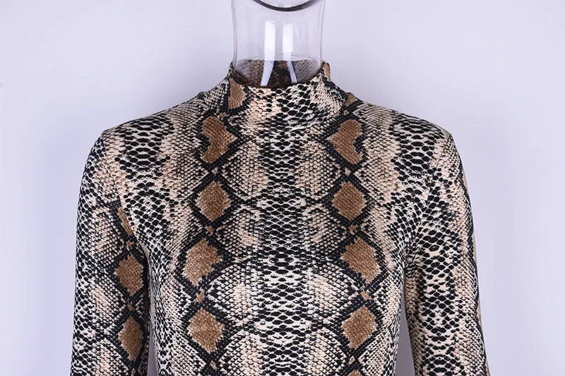 Long Sleeve serpentine High Neck Short Party Dress