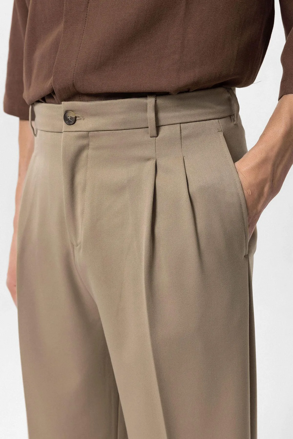 Men's Light Brown High-Waist Pleated Relaxed Fit Pants - Wessi