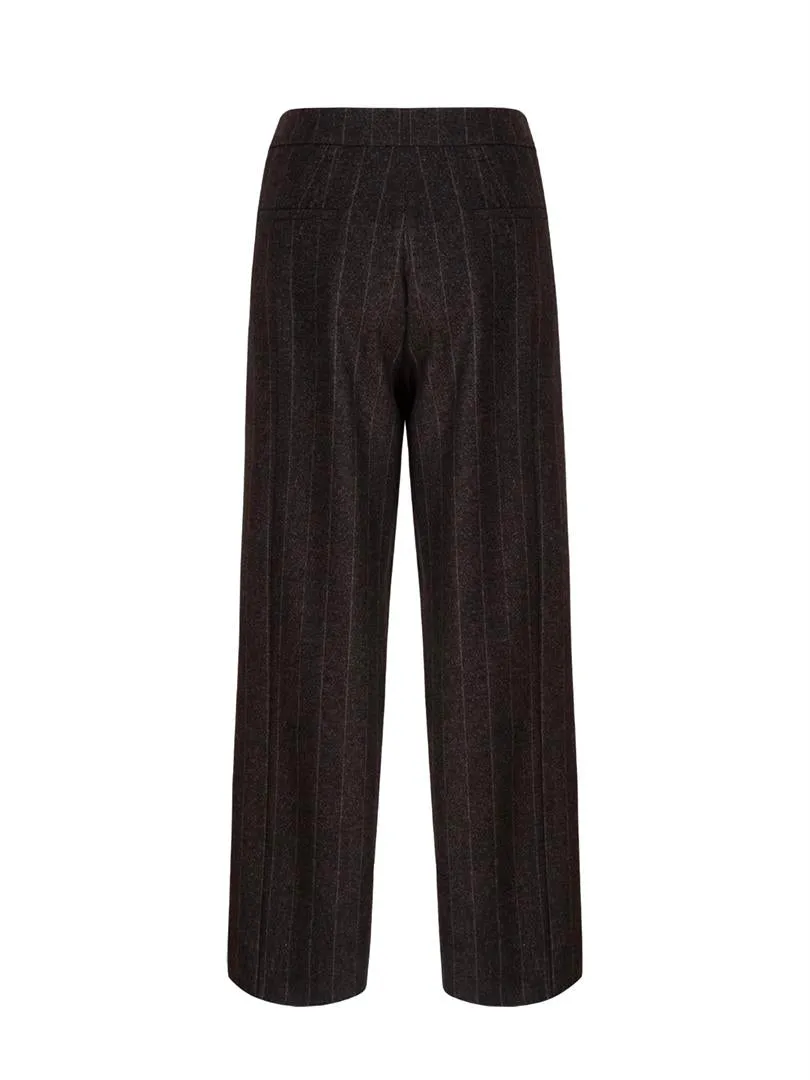 Pleated Relaxed Cut Trousers - Brown