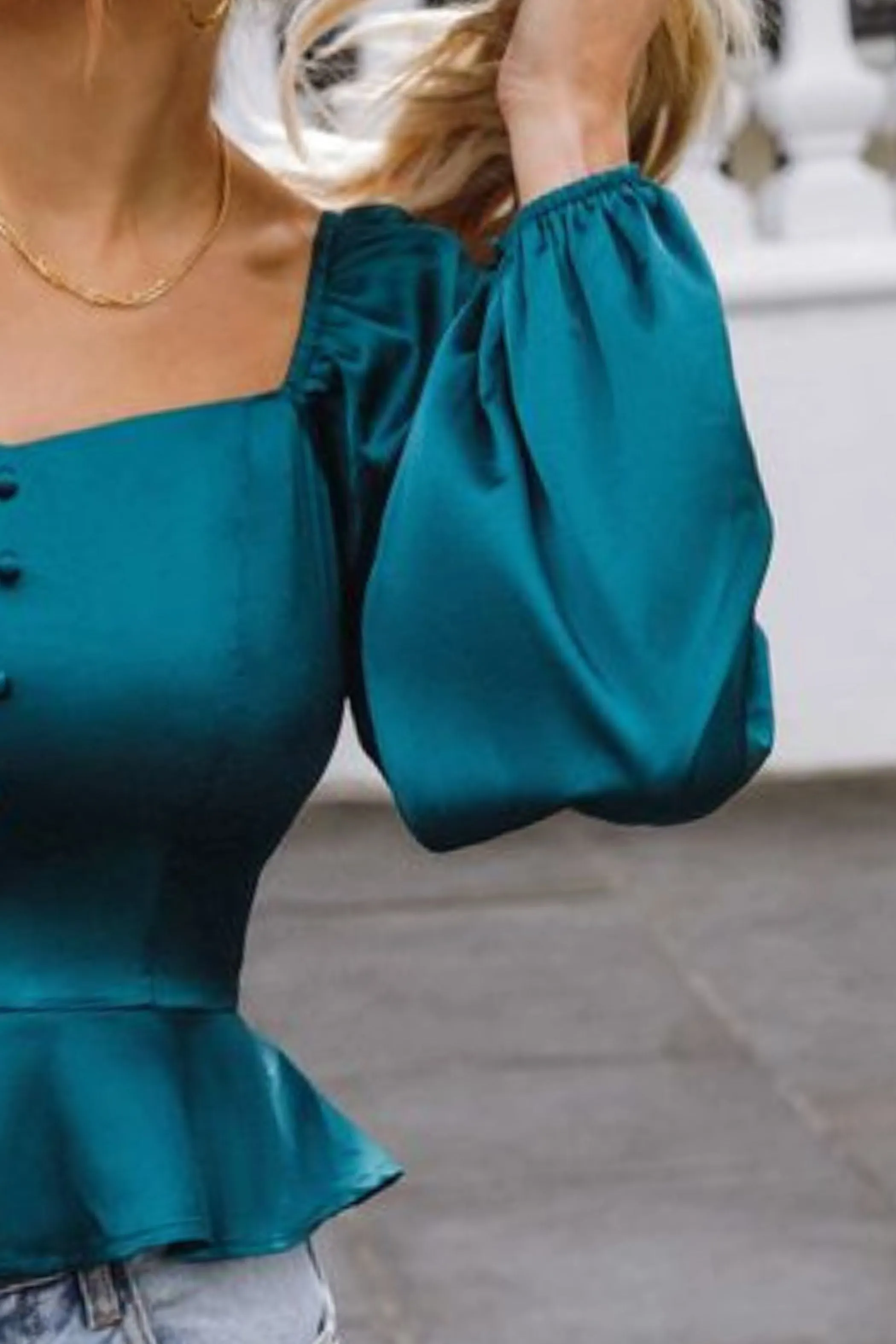 SWEETHEART NECK RFFLE HEM SATIN SHIRT